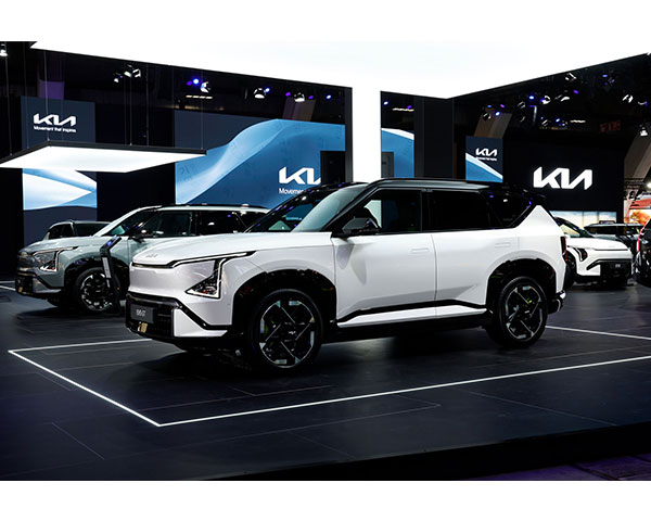 Kia electrifică salonul auto de la Bruxelles cu trei noi modele GT: EV3, EV4 și EV5
